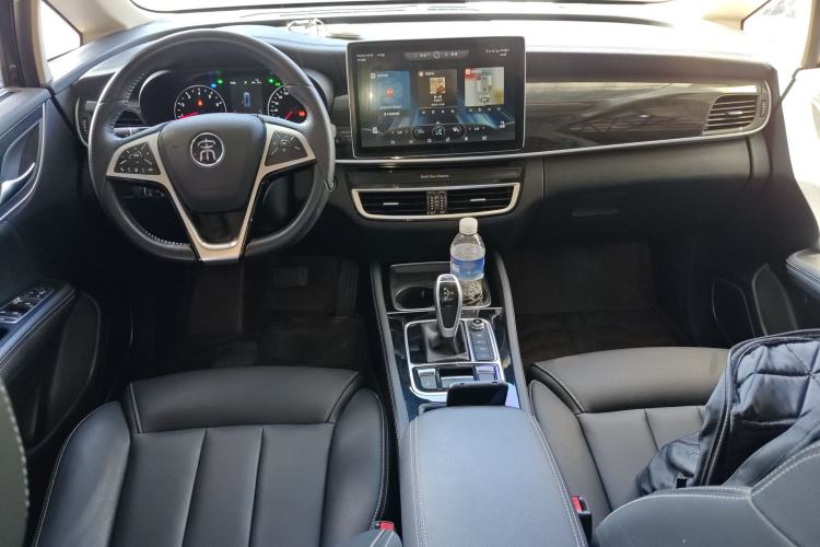 Used BYD Song MAX 2019 1.5T Automatic Smart Connect Prestige Model 6 Seats China VI Standard Center Console