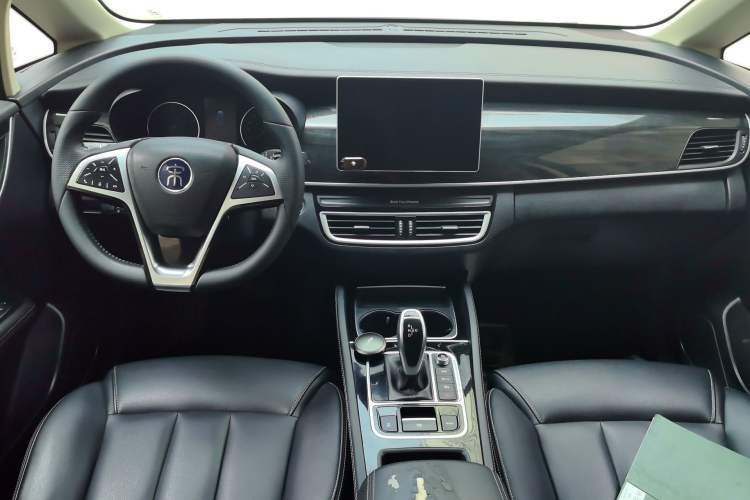 Used BYD Song MAX 2019 1.5T Automatic Smart Connect Ruiyi Sunroof Model 7 Seats China VI Standard Center Console