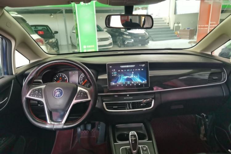 Used BYD Song MAX 2019 1.5T Automatic Smart Connect Ruiyi Sunroof Version 6 Seats China VI Standard Center Console