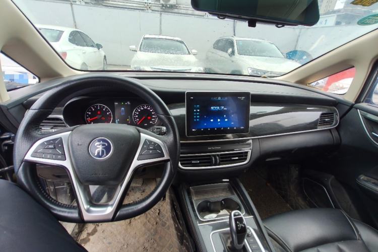 Used BYD Song MAX 2019 1.5T Automatic Smart Connect Ruiyi Sunroof Model 7 Seats China VI Standard Center Console