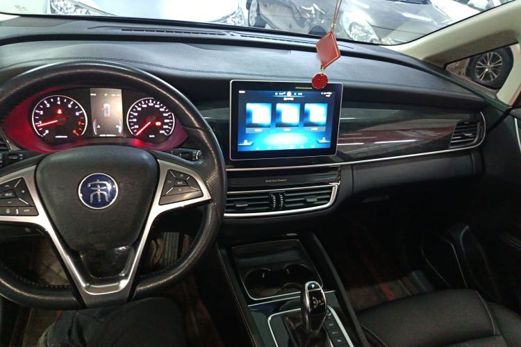Used BYD Song MAX 2019 1.5T Automatic Smart Connect Ruiyi Sunroof Version 6 Seats China VI Standard Center Console