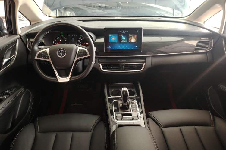 Used BYD Song MAX 2019 1.5T Automatic Smart Connect Ruiyi Sunroof Version 6 Seats China VI Standard Center Console