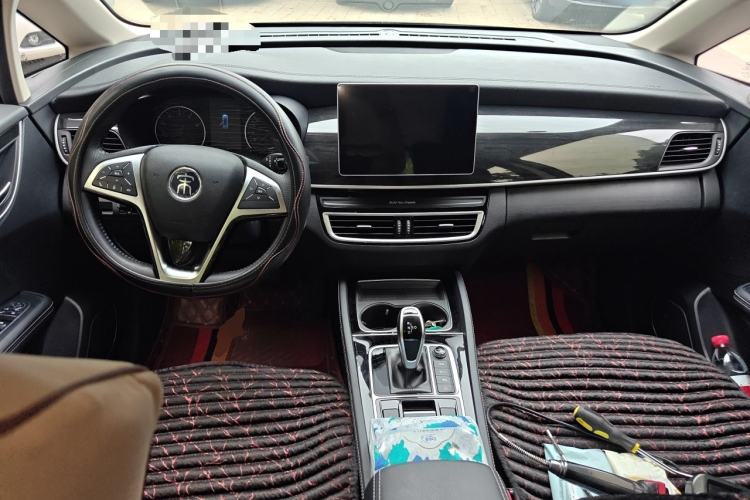 Used BYD Song MAX 2019 1.5T Automatic Smart Connect Ruiyi Sunroof Model 7 Seats China V Emission Standard Center Console
