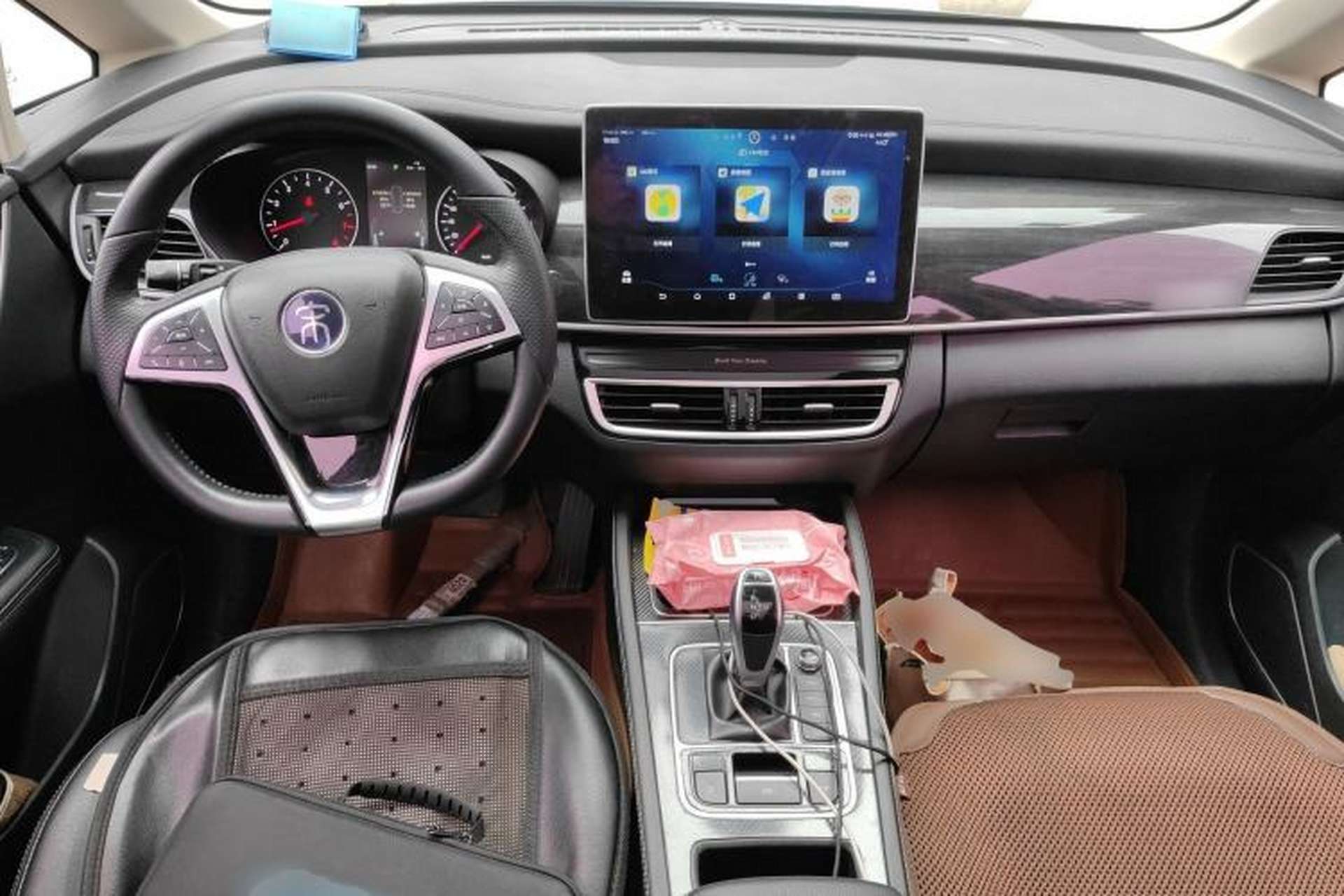 Used BYD Song MAX 2019 1.5T Automatic Smart Connect ZhiLian RuiDong Model 7 Seats China V Emission Standard Center Console