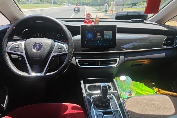 Used BYD Song MAX 2019 1.5T Automatic Smart Connect ZhiLian RuiDong Model 7 Seats China V Emission Standard Center Console