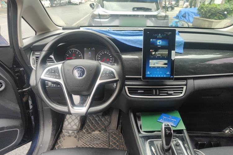 Used BYD Song MAX 2019 1.5T Automatic Smart Connect Ruiyi Sunroof Version 6 Seats China VI Standard Center Console