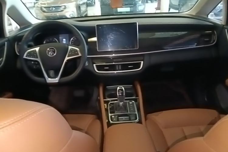 Used BYD Song MAX 2019 1.5T Automatic Smart Connect Ruiyi Model 6-Seater China V Standard Center Console