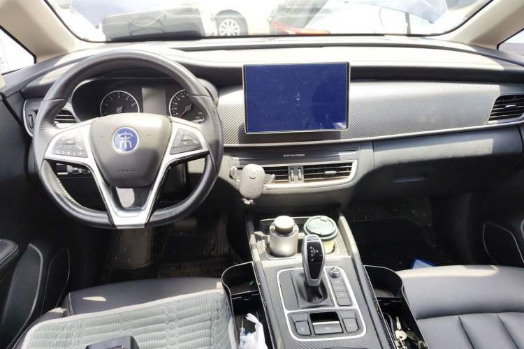 Used BYD Song MAX 2019 1.5T Automatic Smart Connect Ruiyi Sunroof Version 6 Seats China VI Standard Center Console