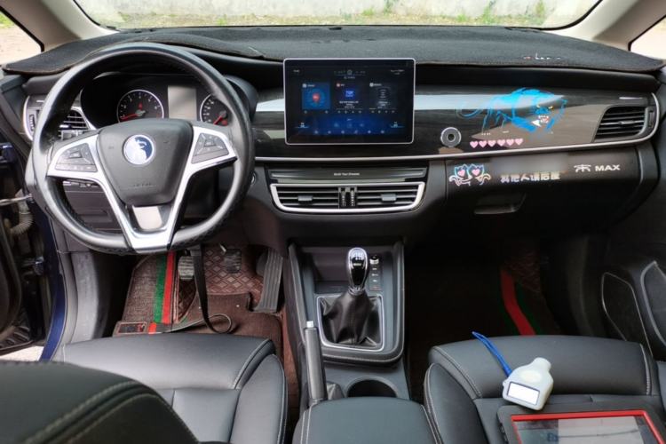 Used BYD Song MAX 2019 1.5T Manual Smart Connect Ruiyi Sunroof Model 6 Seats China VI Standard Center Console