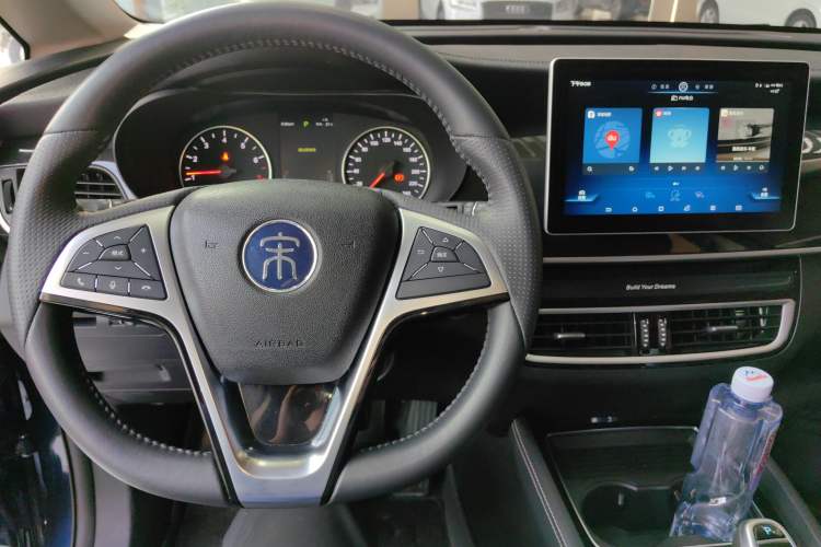 Used BYD Song MAX 2019 1.5T Automatic Smart Connect Ruiyi Sunroof Model 7 Seats China VI Standard Center Console