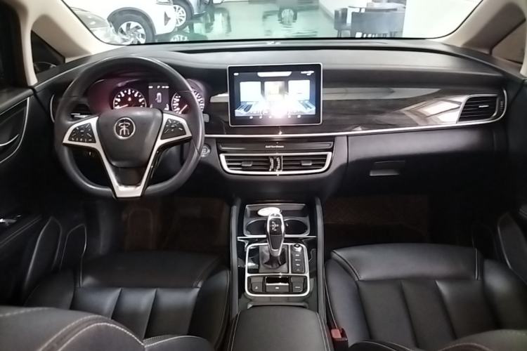 Used BYD Song MAX 2019 1.5T Automatic Smart Connect Ruiyi Sunroof Model 7 Seats China VI Standard Center Console