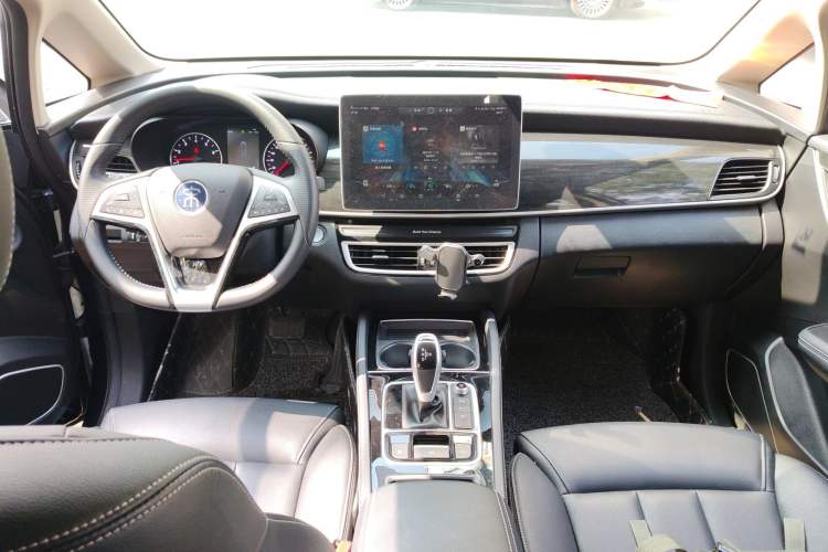 Used BYD Song MAX 2019 1.5T Automatic SmartConnect ZhiLian RuiDong Edition with 6 Seats China VI Standard Center Console