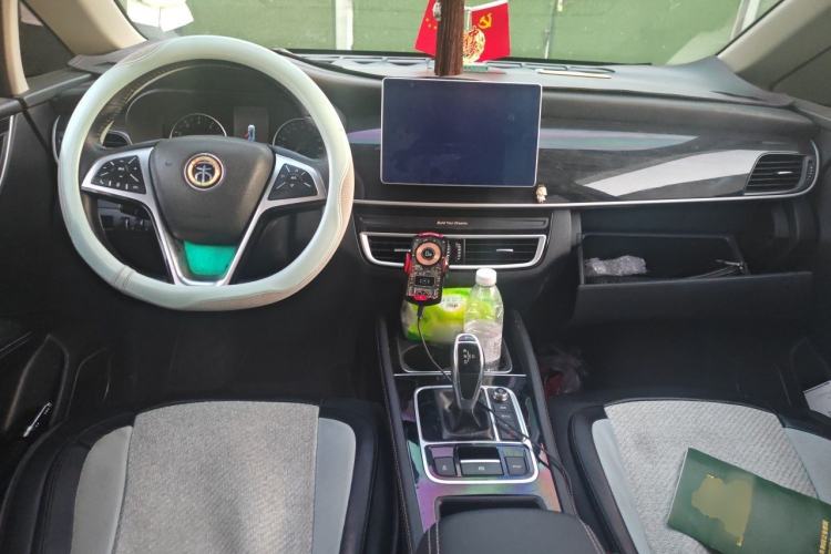 Used BYD Song MAX 2019 1.5T Automatic Smart Connect Ruiyi Sunroof Model 7 Seats China VI Standard Center Console