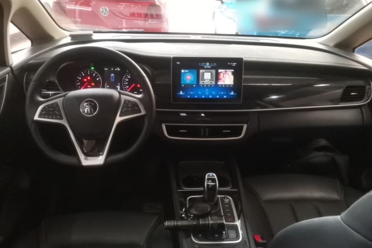 Used BYD Song MAX 2019 1.5T Automatic Smart Connect Ruiyi Model 7 Seats China V Emission Standard Center Console