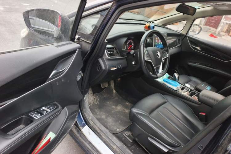 Used BYD Song MAX 2019 1.5T Automatic Smart Connect Ruiyi Sunroof Model 7 Seats China VI Standard Driver Seat