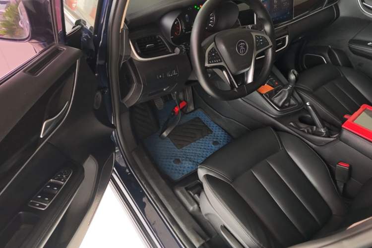 Used BYD Song MAX 2019 1.5T Manual Smart Connect Ruiyi Sunroof Model 7 Seats China VI Standard Driver Seat