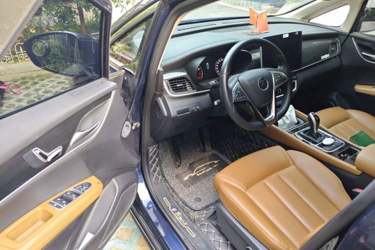 Used BYD Song MAX 2019 1.5T Automatic Smart Connect ZhiLian RuiDong 6-Seater China V Standard Driver Seat