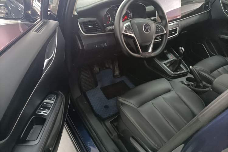 Used BYD Song MAX 2019 1.5T Manual Smart Connect Ruiyi Sunroof Model 7 Seats China VI Standard Driver Seat