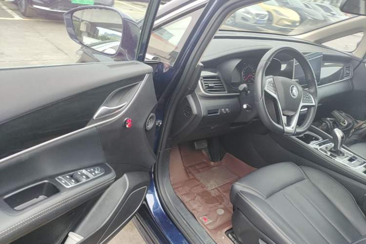Used BYD Song MAX 2019 1.5T Automatic Smart Connect Ruiyi Sunroof Model 7 Seats China VI Standard Driver Seat