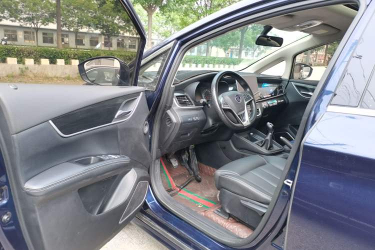 Used BYD Song MAX 2019 1.5T Manual Smart Connect Ruiyi Sunroof Model 6 Seats China VI Standard Driver Seat