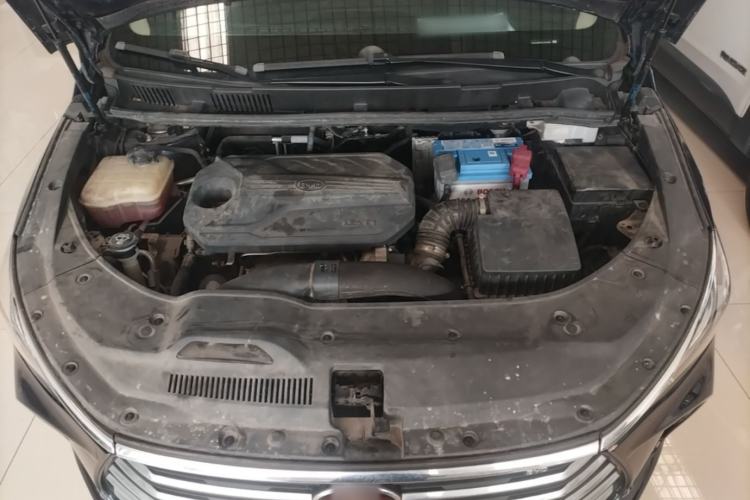 Used BYD Song MAX 2019 1.5T Automatic Smart Connect Ruiyi Sunroof Model 7 Seats China VI Standard Engine Bay