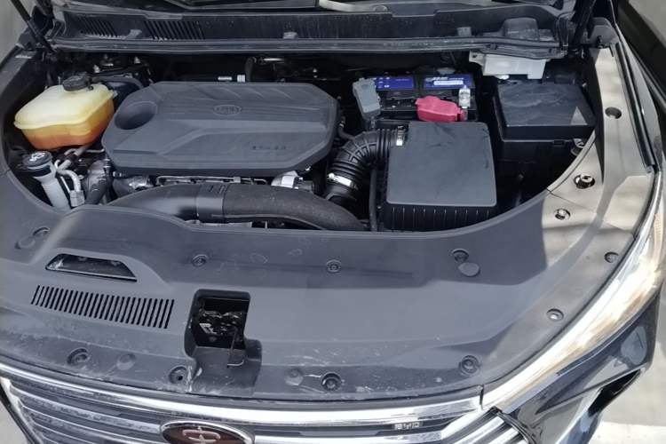 Used BYD Song MAX 2019 1.5T Automatic Smart Connect Prestige 7-Seater China V Standard Engine Bay