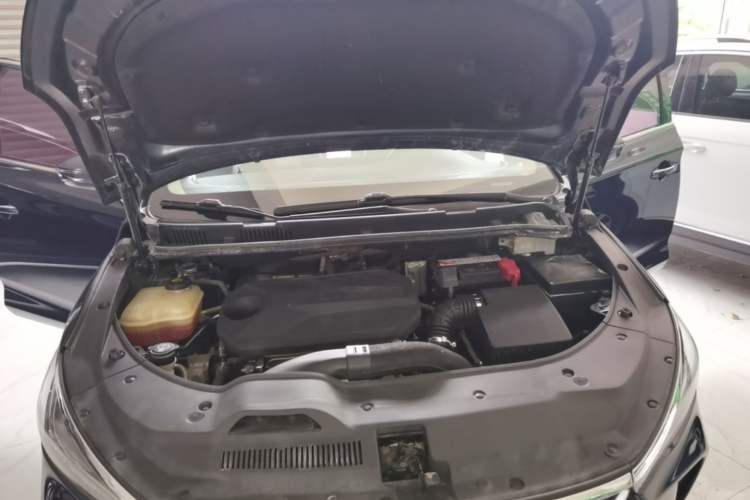 Used BYD Song MAX 2019 1.5T Automatic Smart Connect Ruiyi Sunroof Version 6 Seats China VI Standard Engine Bay