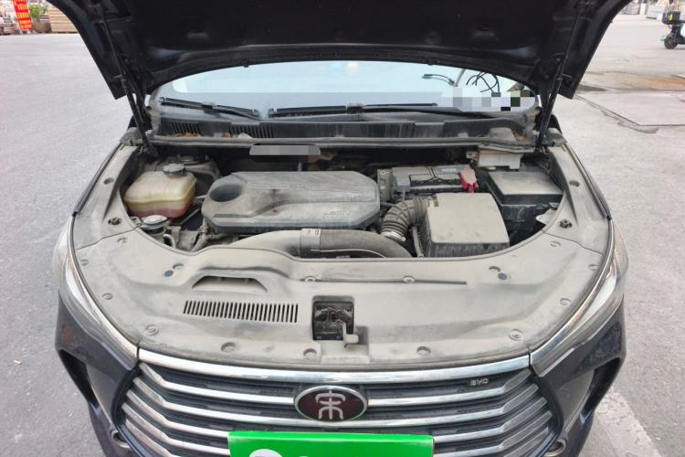 Used BYD Song MAX 2019 1.5T Automatic Smart Connect Ruiyi Sunroof Model 7 Seats China VI Standard Engine Bay
