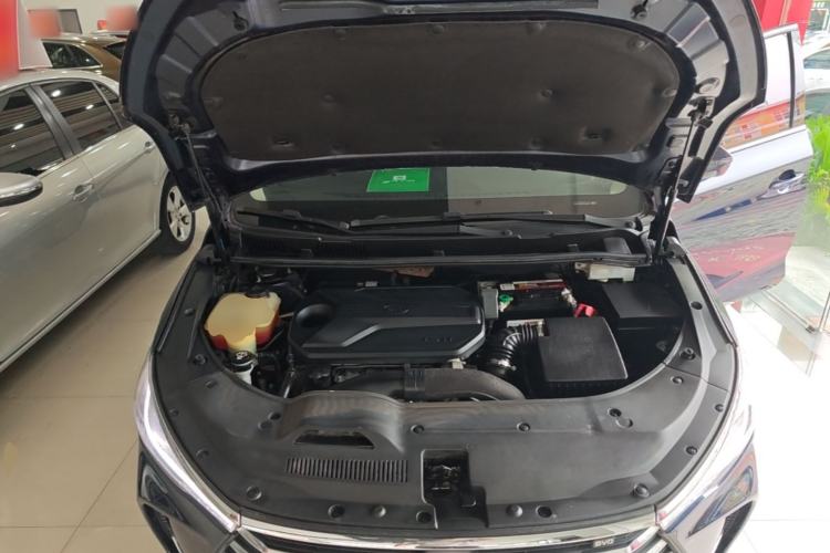 Used BYD Song MAX 2019 1.5T Manual Smart Connect Ruiyi Sunroof Model 7 Seats China VI Standard Engine Bay