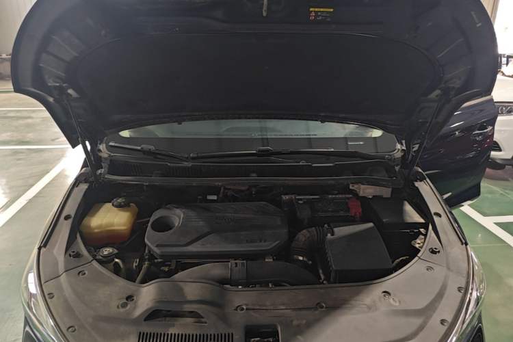 Used BYD Song MAX 2019 1.5T Automatic Smart Connect Ruiyi Sunroof Model 7 Seats China VI Standard Engine Bay
