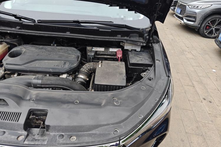 Used BYD Song MAX 2019 1.5T Automatic Smart Connect Ruiyi Sunroof Model 7 Seats China V Emission Standard Engine Bay Left
