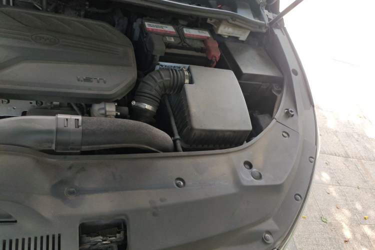 Used BYD Song MAX 2019 1.5T Automatic Smart Connect ZhiLian RuiDong 6-Seater China V Standard Engine Bay Left