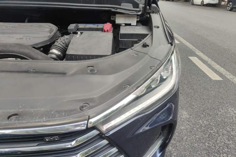 Used BYD Song MAX 2019 1.5T Automatic Smart Connect Ruiyi Sunroof Version 6 Seats China VI Standard Engine Bay Left