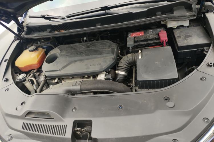 Used BYD Song MAX 2019 1.5T Automatic Smart Connect Ruiyi Model 6-Seater China V Standard Engine Bay