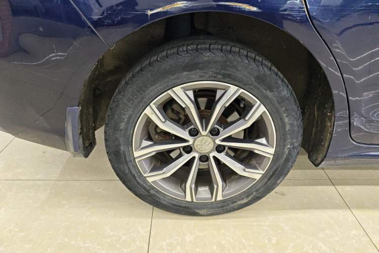 Used BYD Song MAX 2019 1.5T Automatic Smart Connect ZhiLian RuiDong Model 7 Seats China V Emission Standard Exterior 2