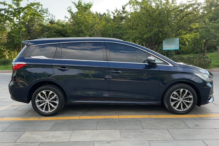 Used BYD Song MAX 2019 1.5T Automatic Smart Connect ZhiLian RuiDong 6-Seater China V Standard Exterior 3