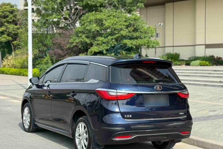 Used BYD Song MAX 2019 1.5T Manual Smart Connect Ruiyi Sunroof Model 6 Seats China VI Standard Exterior 7
