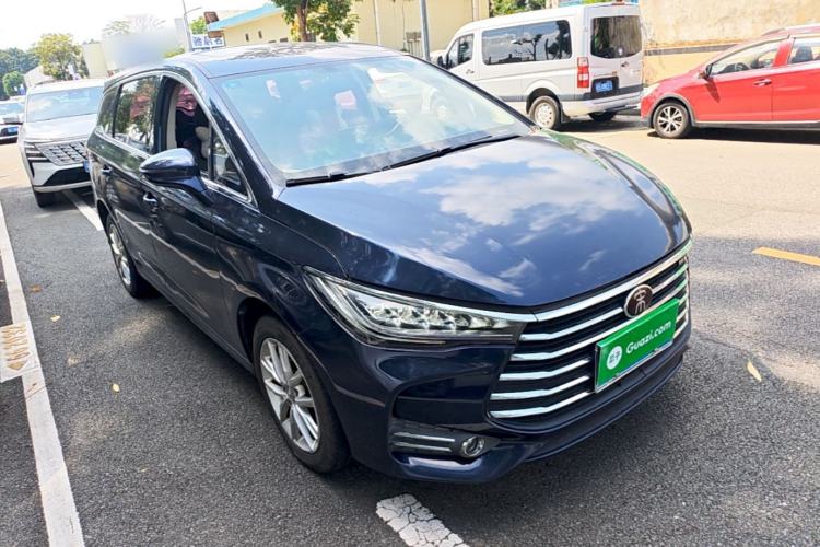 Used BYD Song MAX 2019 1.5T Manual Smart Connect Ruiyi Sunroof Model 7 Seats China VI Standard Front Right 45 Deg