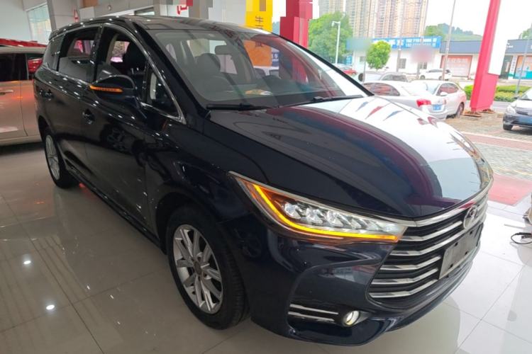 Used BYD Song MAX 2019 1.5T Manual Smart Connect Ruiyi Sunroof Model 7 Seats China VI Standard Front Right 45 Deg