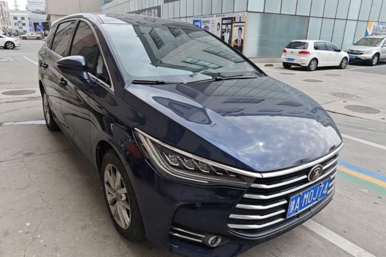 Used BYD Song MAX 2019 1.5T Automatic Smart Connect Luxe Model 7 Seats China VI Standard Front Right 45 Deg