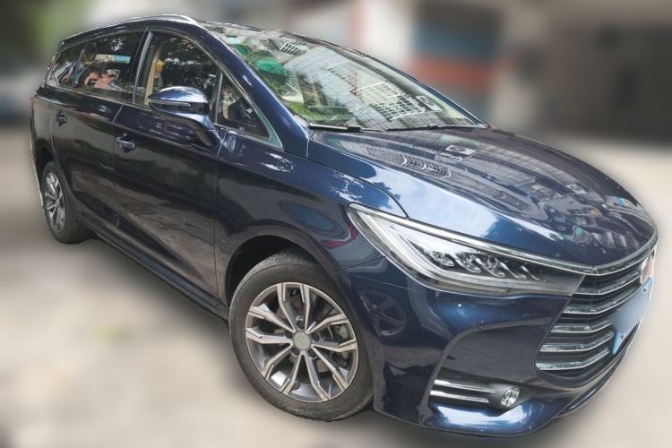 Used BYD Song MAX 2019 1.5T Automatic Smart Connect Prestige Model 6 Seats China VI Standard Front Right 45 Deg