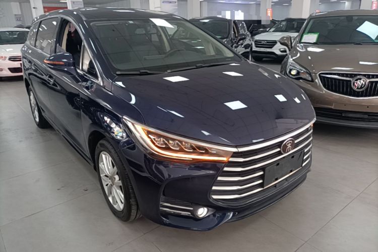 Used BYD Song MAX 2019 1.5T Manual Smart Connect Ruiyi Sunroof Model 7 Seats China VI Standard Front Right 45 Deg