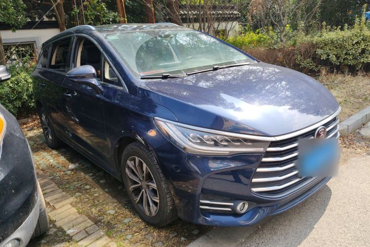 Used BYD Song MAX 2019 1.5T Automatic SmartConnect ZhiLian RuiDong Edition with 6 Seats China VI Standard Front Right 45 Deg