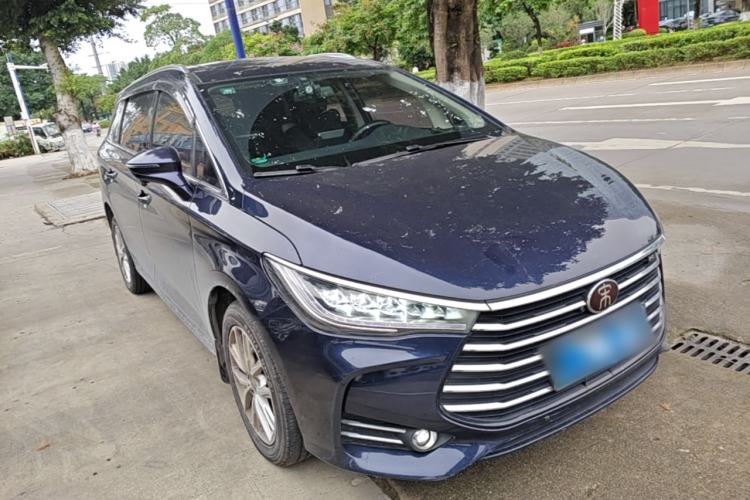 Used BYD Song MAX 2019 1.5T Manual Smart Connect Ruiyi Sunroof Model 6 Seats China VI Standard Front Right 45 Deg