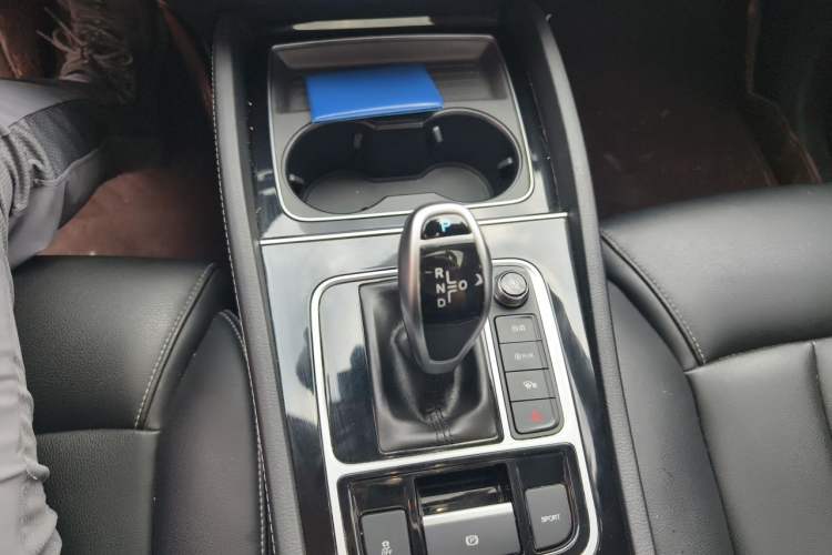 Used BYD Song MAX 2019 1.5T Automatic Smart Connect Ruiyi Sunroof Model 7 Seats China VI Standard Gear Lever