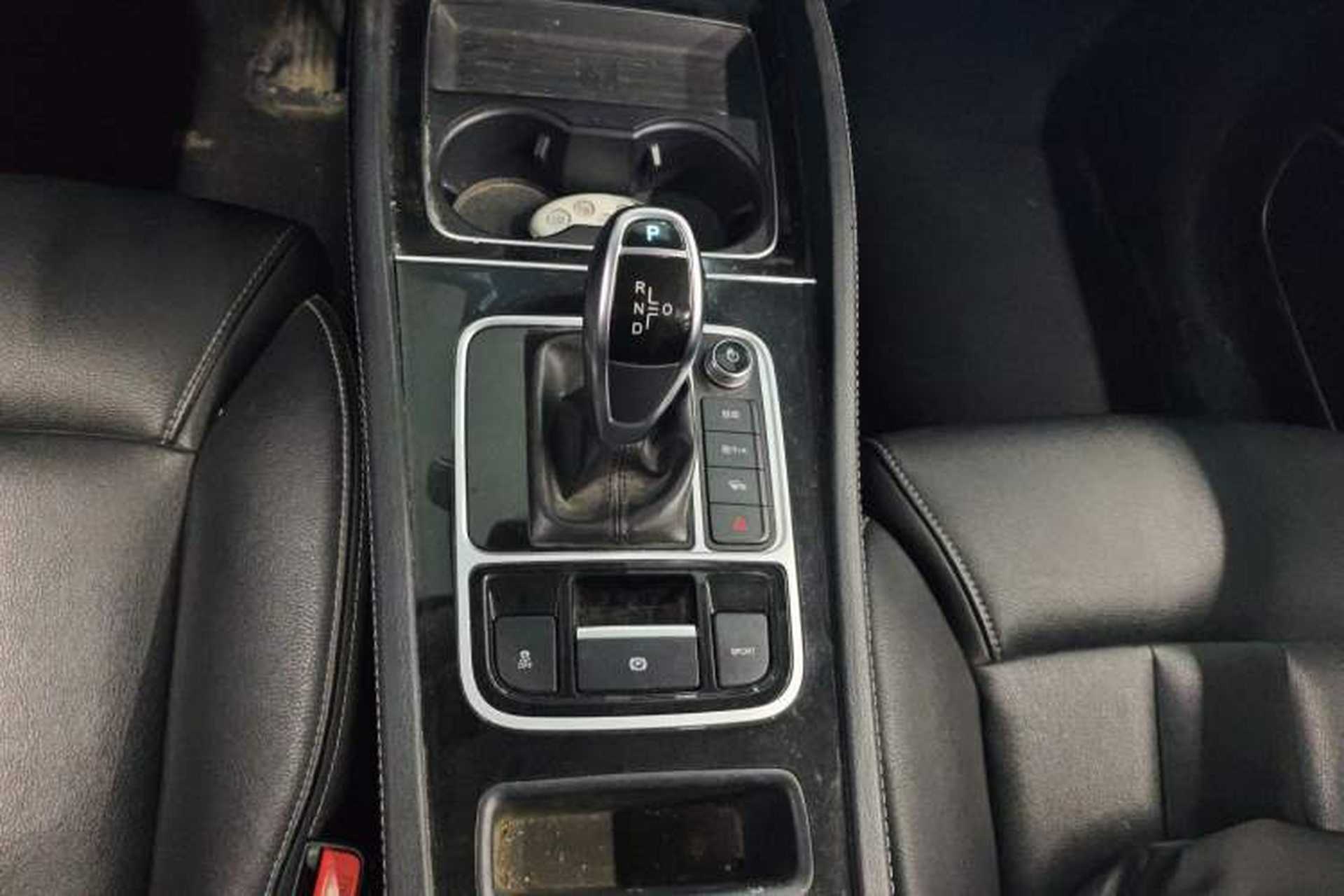 Used BYD Song MAX 2019 1.5T Automatic Smart Connect ZhiLian RuiDong Model 7 Seats China V Emission Standard Gear Lever