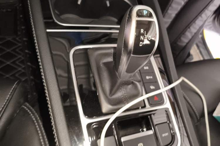 Used BYD Song MAX 2019 1.5T Automatic Smart Connect Ruiyi Model 7 Seats China V Emission Standard Gear Lever