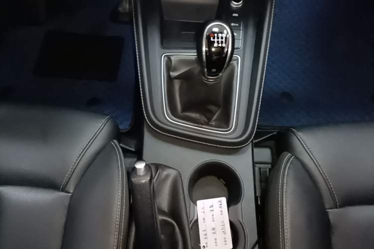 Used BYD Song MAX 2019 1.5T Manual Smart Connect Ruiyi Sunroof Model 7 Seats China VI Standard Gear Lever