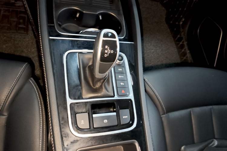 Used BYD Song MAX 2019 1.5T Automatic SmartConnect ZhiLian RuiDong Edition with 6 Seats China VI Standard Gear Lever