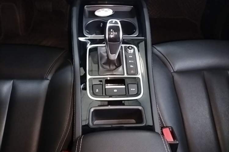 Used BYD Song MAX 2019 1.5T Automatic Smart Connect Ruiyi Sunroof Model 7 Seats China VI Standard Gear Lever